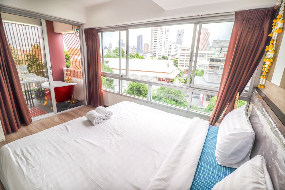Thung Maha Mek Hotel | Bangkok Two Bedroom Apartment