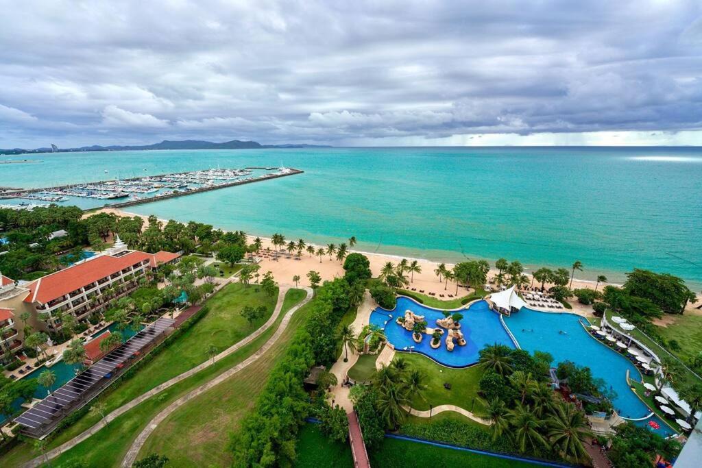 Na Chom Thian Apartment | Beach Front Condo, Sea View with Pool