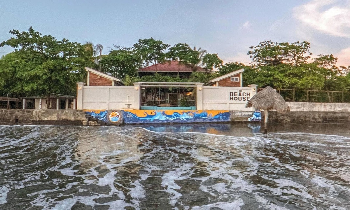 Pochomil House | Beachfront 1-of-a-kind house w/AC, Pool, Wifi