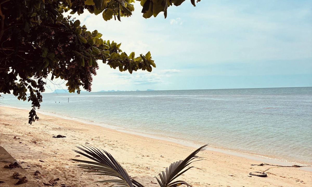 Bang Po Hotel | Beachfront Villa with Sunset