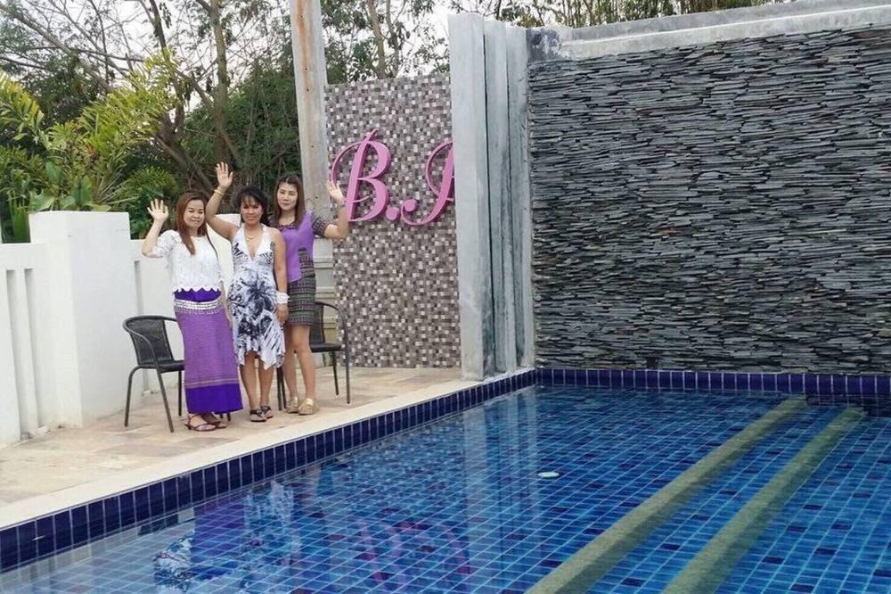 Chiang Mai House | Beautiful vacation home with swimming pool, 3 bed 3 bath 15 min from airport