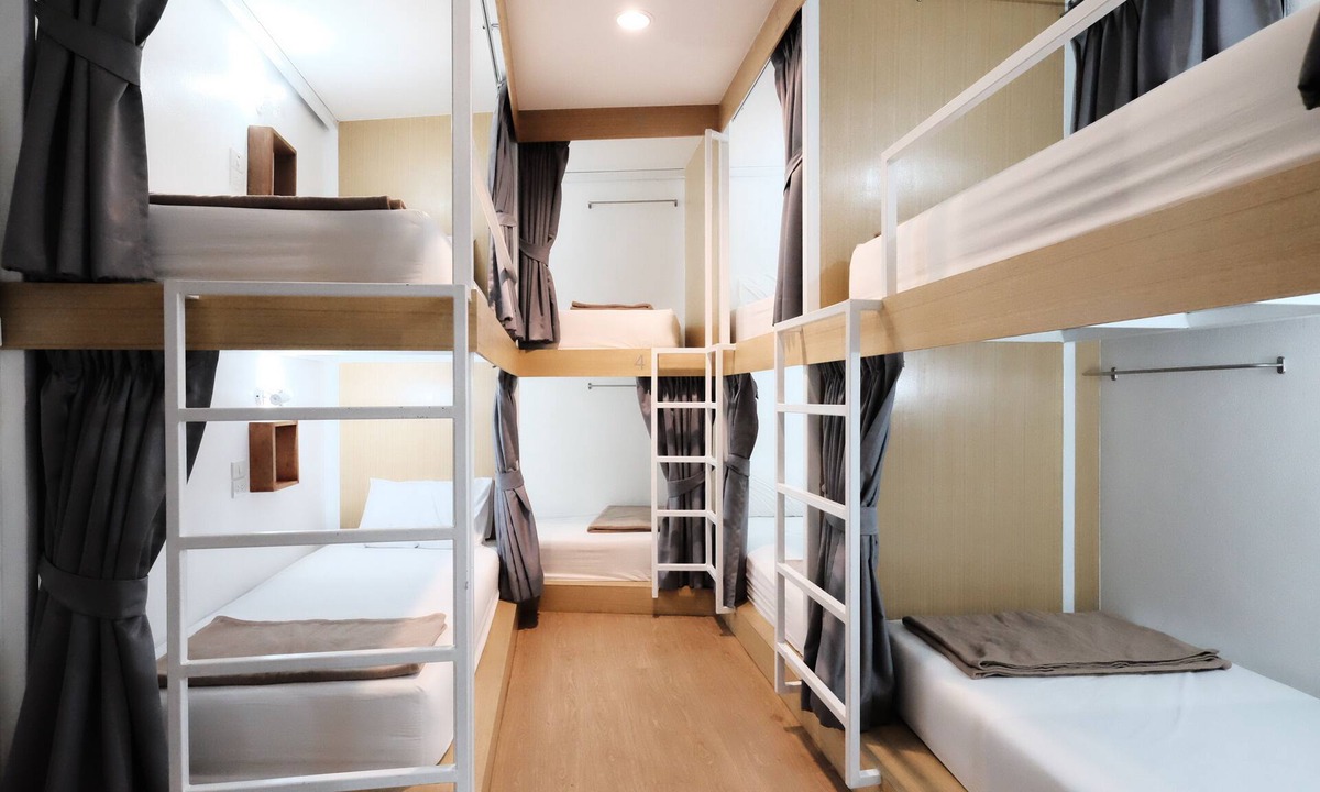 Lak Si Hotel | Bed in 8-bed Mixed Cabin Dorm With a Shared Kitchen and a Social Area