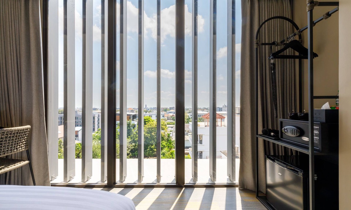 Chom Phon Hotel | Benjarong Hotel Bangkok