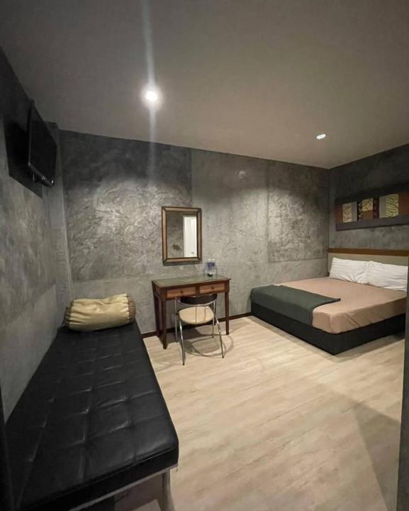 Bang Na Hostel | BKK TEAK Hostel