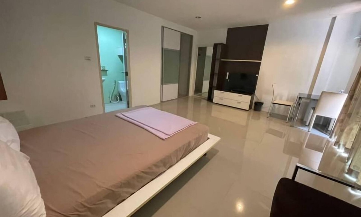 Bang Na Hostel | BKK TEAK
