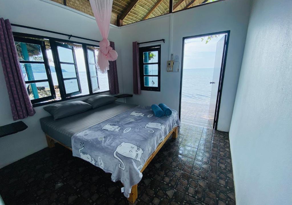 Bai Lan Resort | Blue Sky Resort