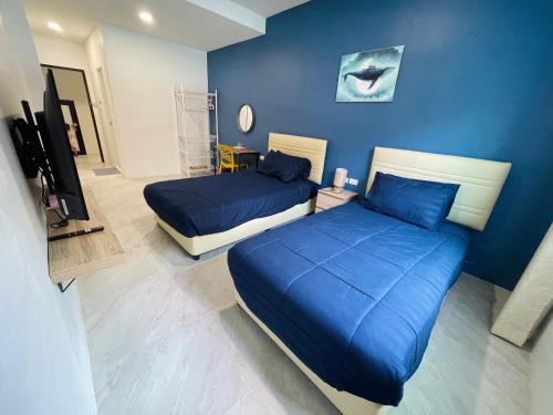 Pattaya Bay Hostel | Blue whale Hostel & Café