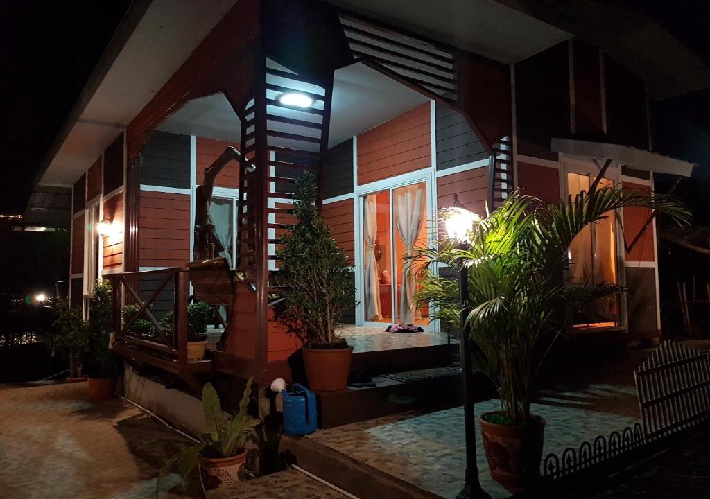 Chom Thong Other | Brook house at Inthanon