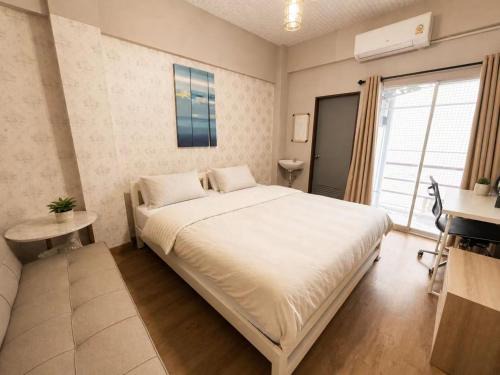 Khlong Toei Apartment | BT fifty