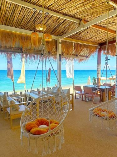Maret House | Bungalow Tikki beach PineApple