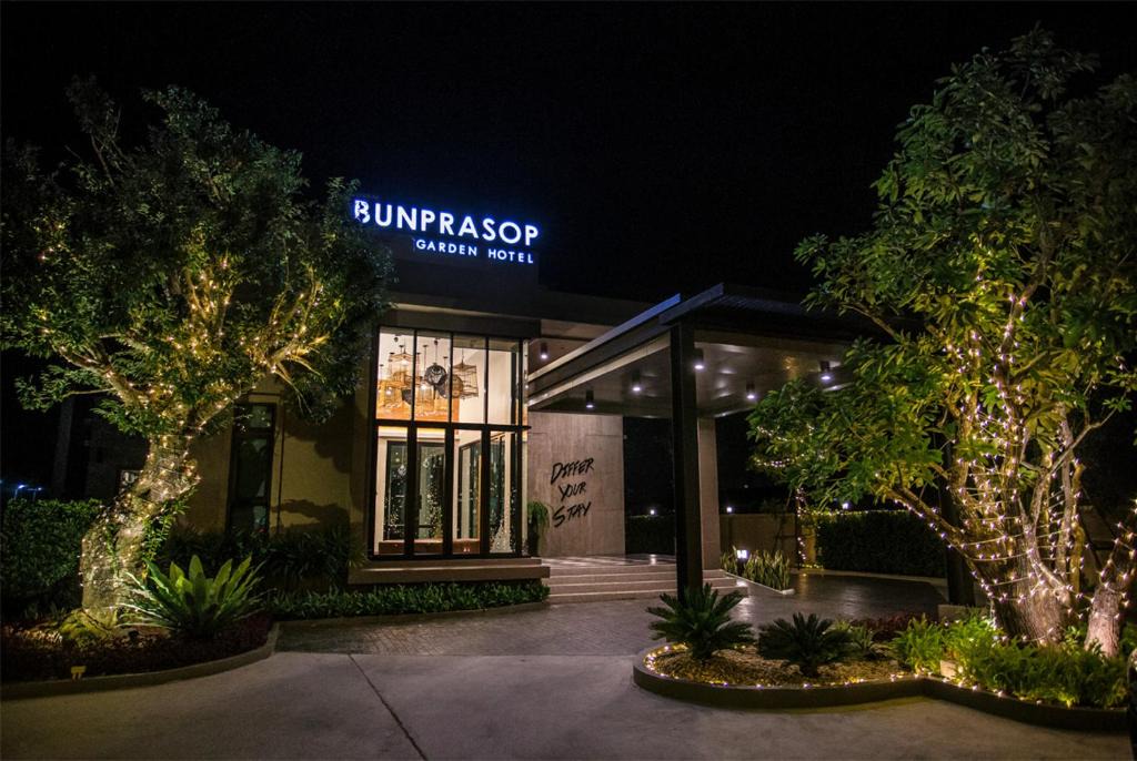 Pak Nakhon Hotel | Bunprasop Garden Hotel