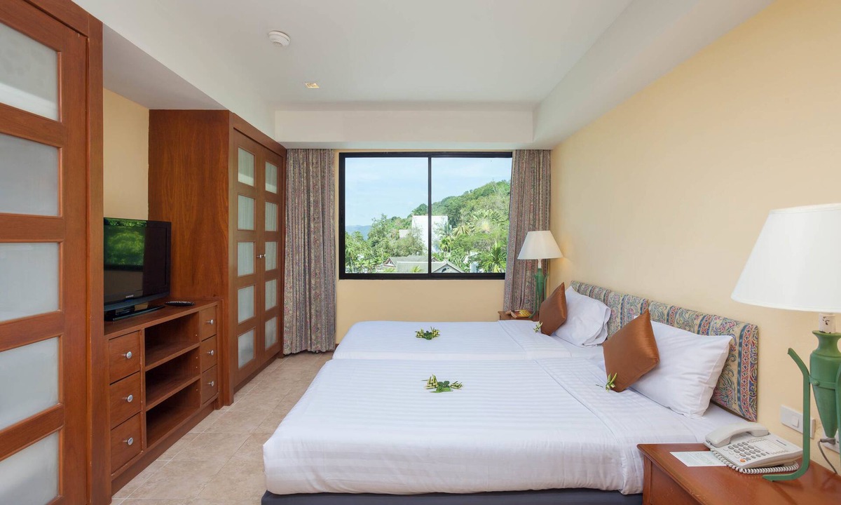 Wichit Resort | By the Sea