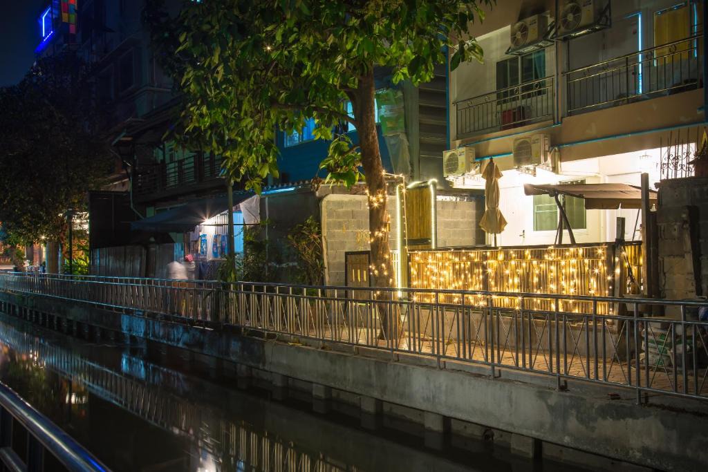 Sao Chingcha House | Canal View Lo-ha guest house, Contactless Check-in