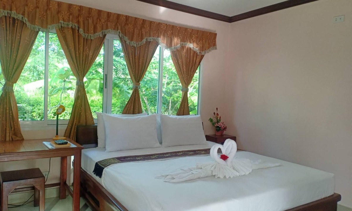 Rong Khe Hotel | Capital O 75415 Nanthachart Riverview Resort