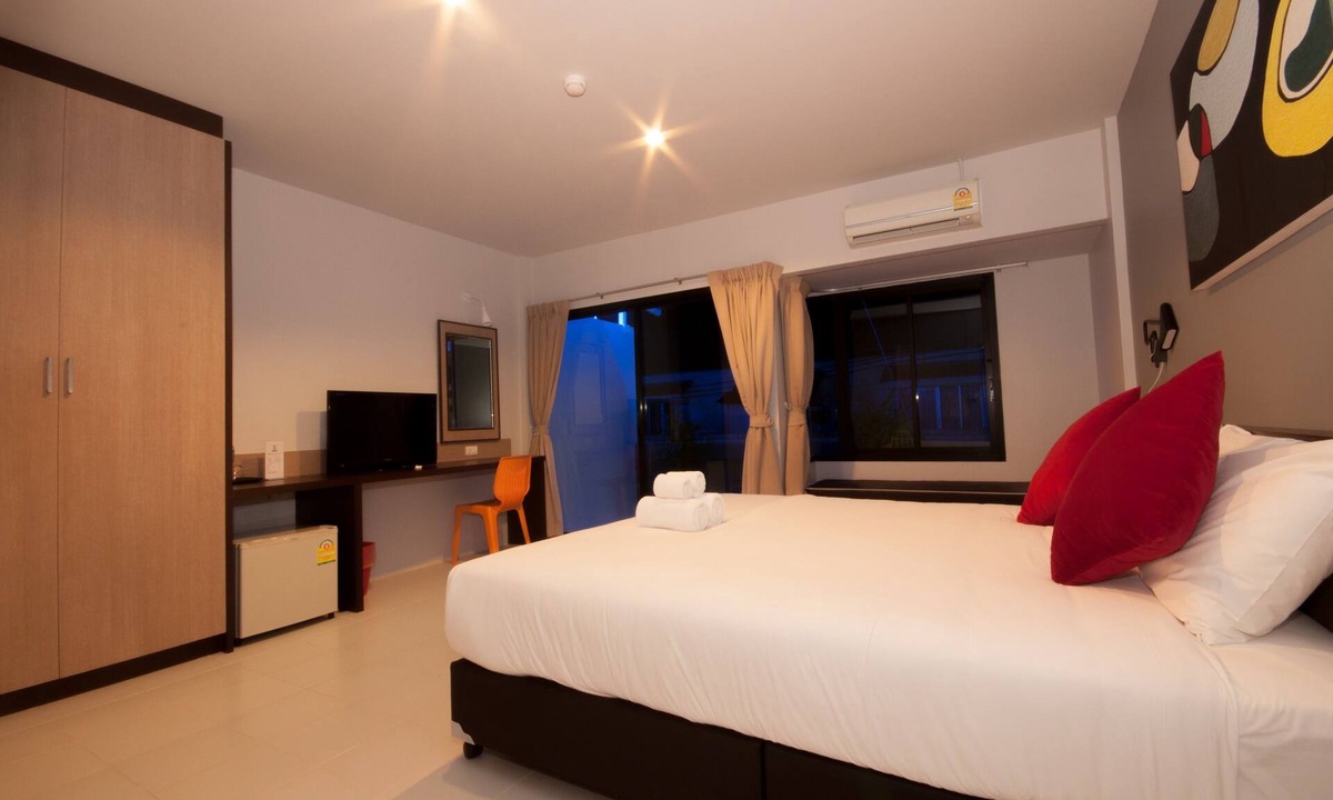 Rawai Hotel | Chalong Sea Breeze