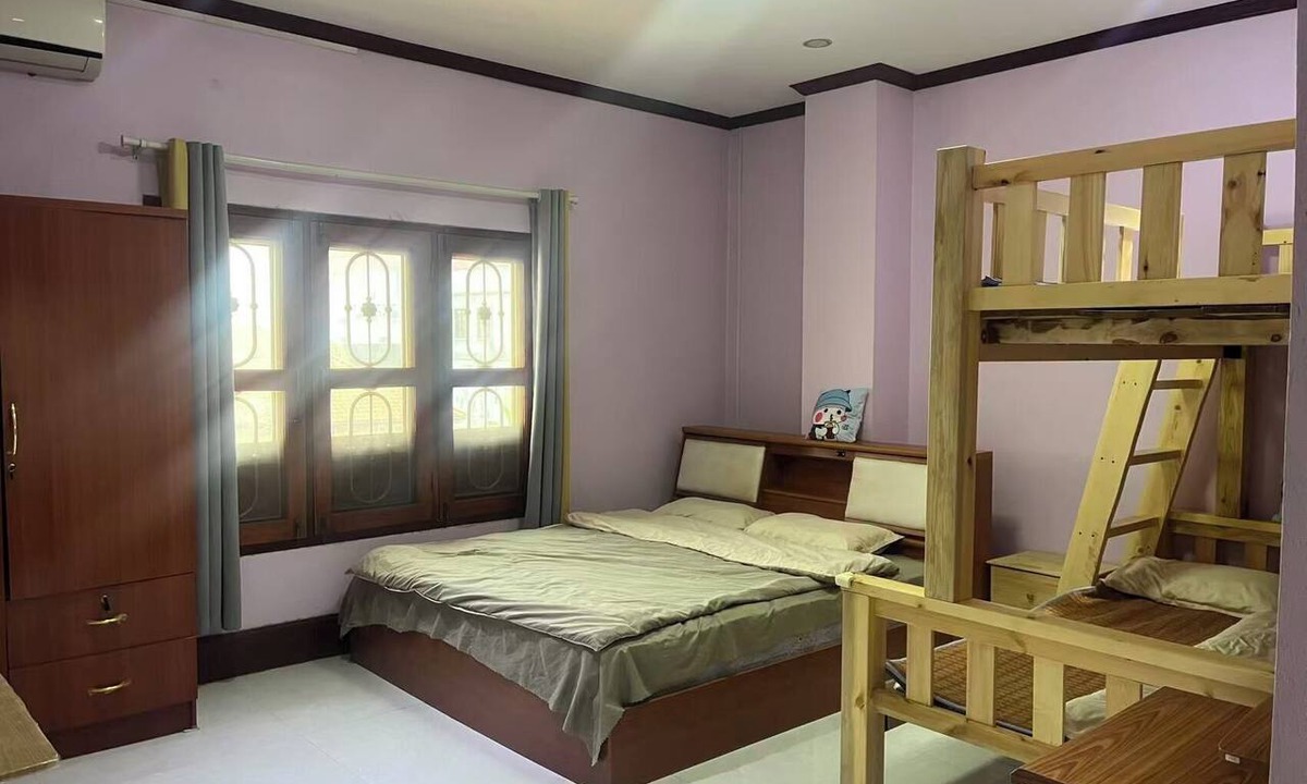 Vientiane Bed & Breakfast | Charming 8-bedroom bed & breakfast with AC in Vientiane Capital