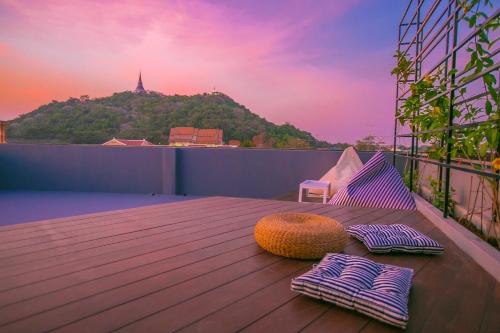 Khlong Kra Saeng Hostel | Chedi View Hostel