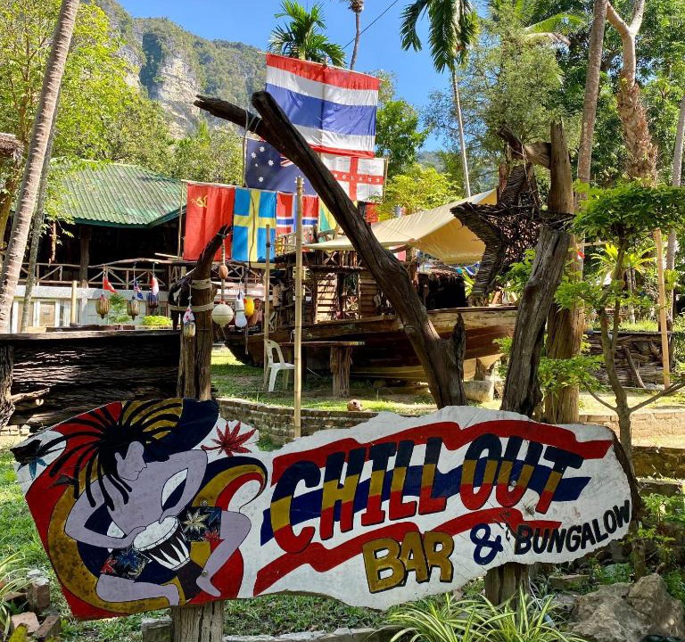 Krabi Hostel | Chill Out Bar and Bungalows