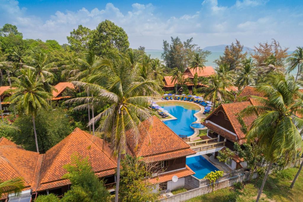 Phongprasan Resort | Coral Hotel Bangsaphan