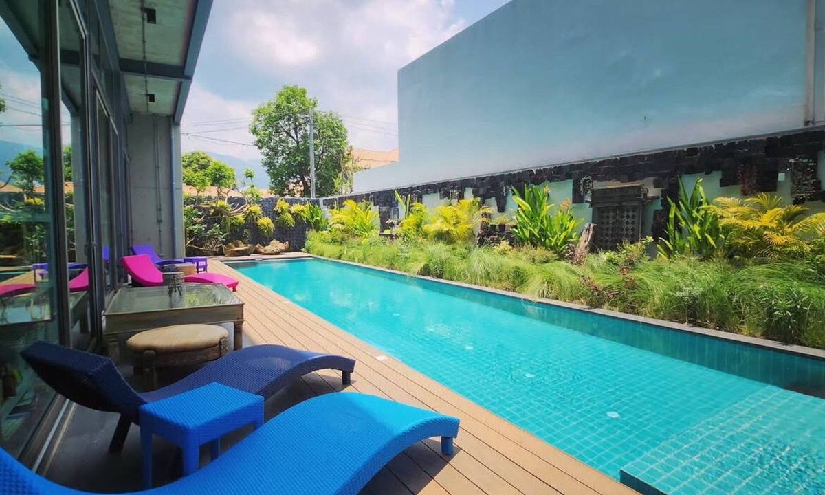 Nimman Villa | Cozy loft-style rooms, private baths, free Wi-Fi, A/C, and shared spaces.