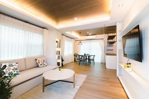 Bang Kaeo Villa | Cozy Family Home near Mega Bangna
