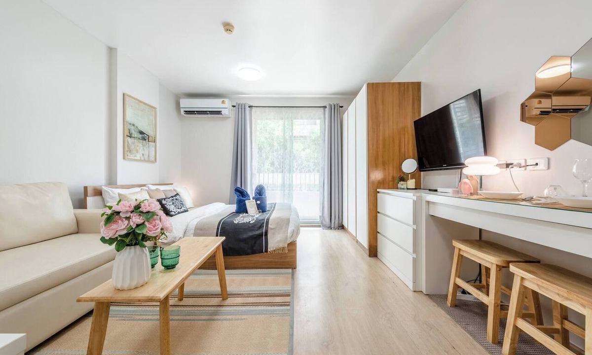 Bang Chak Apartment | Cozy Studio Pool View at Elio Sukhumvit 64
