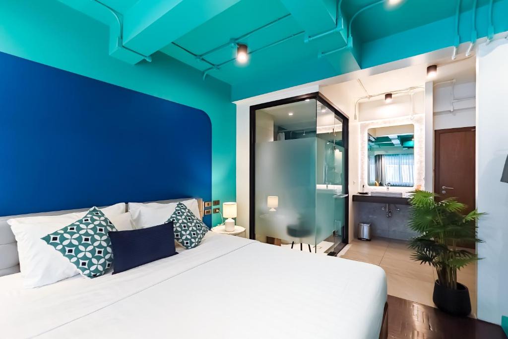 Thapae Hotel | DAY & NIGHT by THE MOMENT