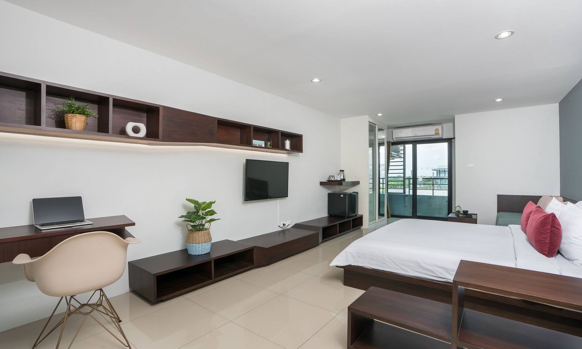 Nong Bon Hotel | De Botan Srinakarin Hotel & Residence