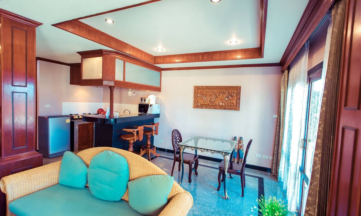 Patong Apartment | Deluxe apartment in residence.