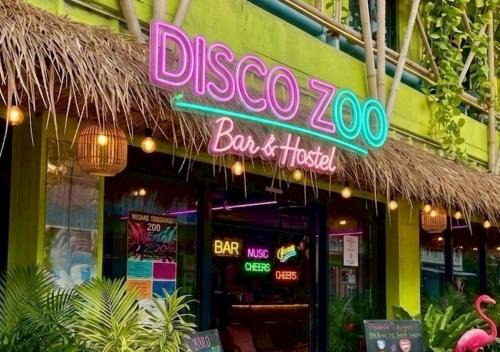 Baan Tai Hostel | DISCO ZOO Bar & Hostel