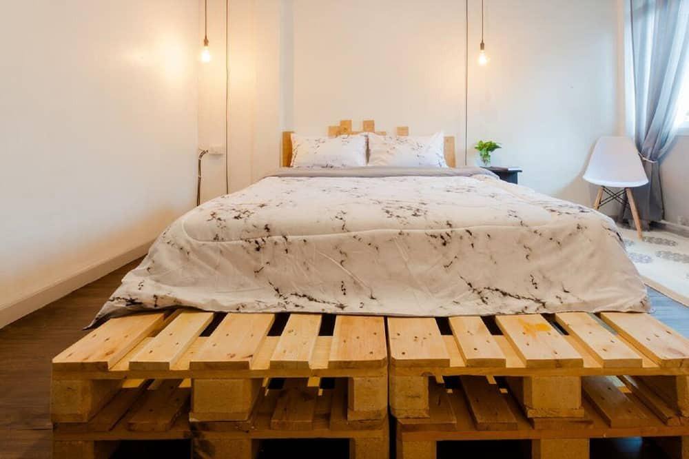 Wat Ratchabophit House | Double Room Near Temple of the Emerald Buddha