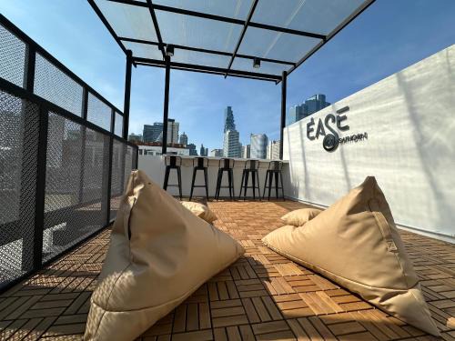 Yan Nawa Hostel | Ease at Sathorn Hostel and Coworking Space