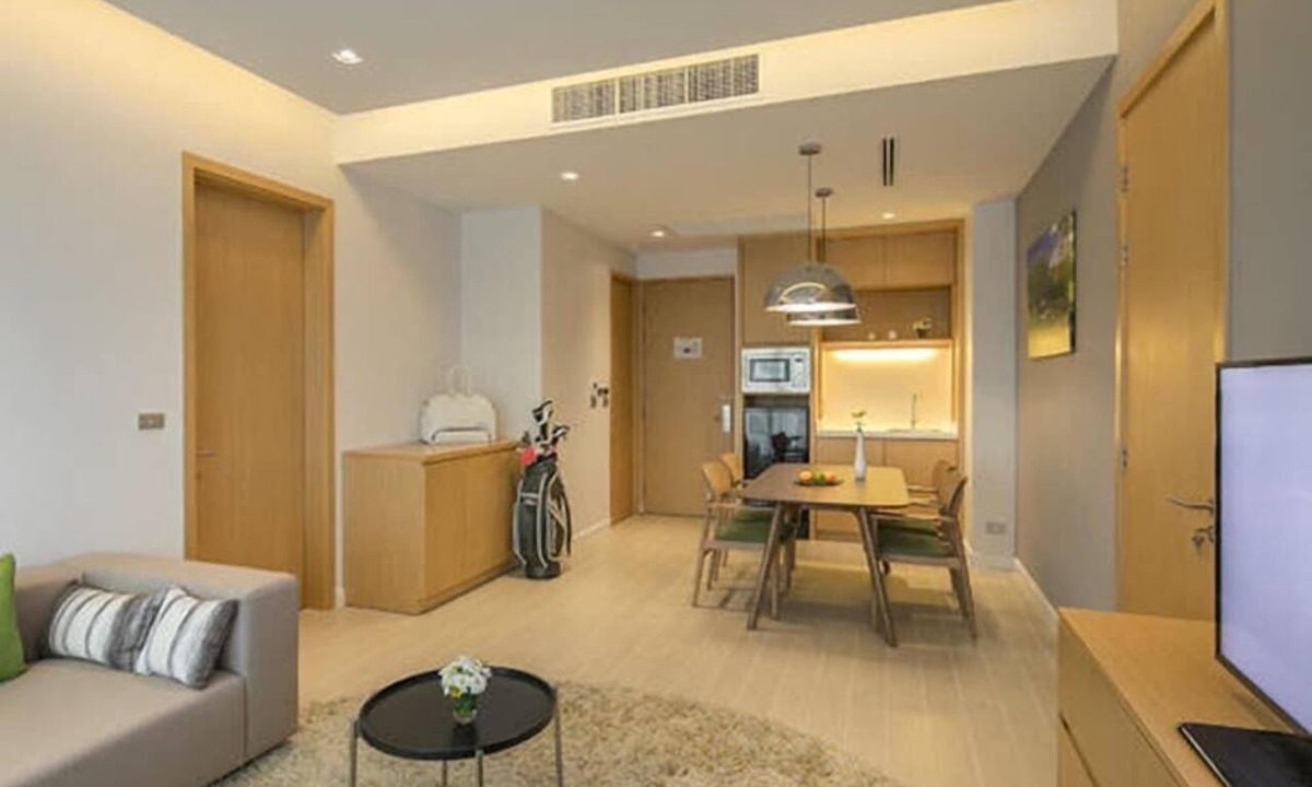 Racha Thewa Hotel | Eastin Thana City Golf Resort