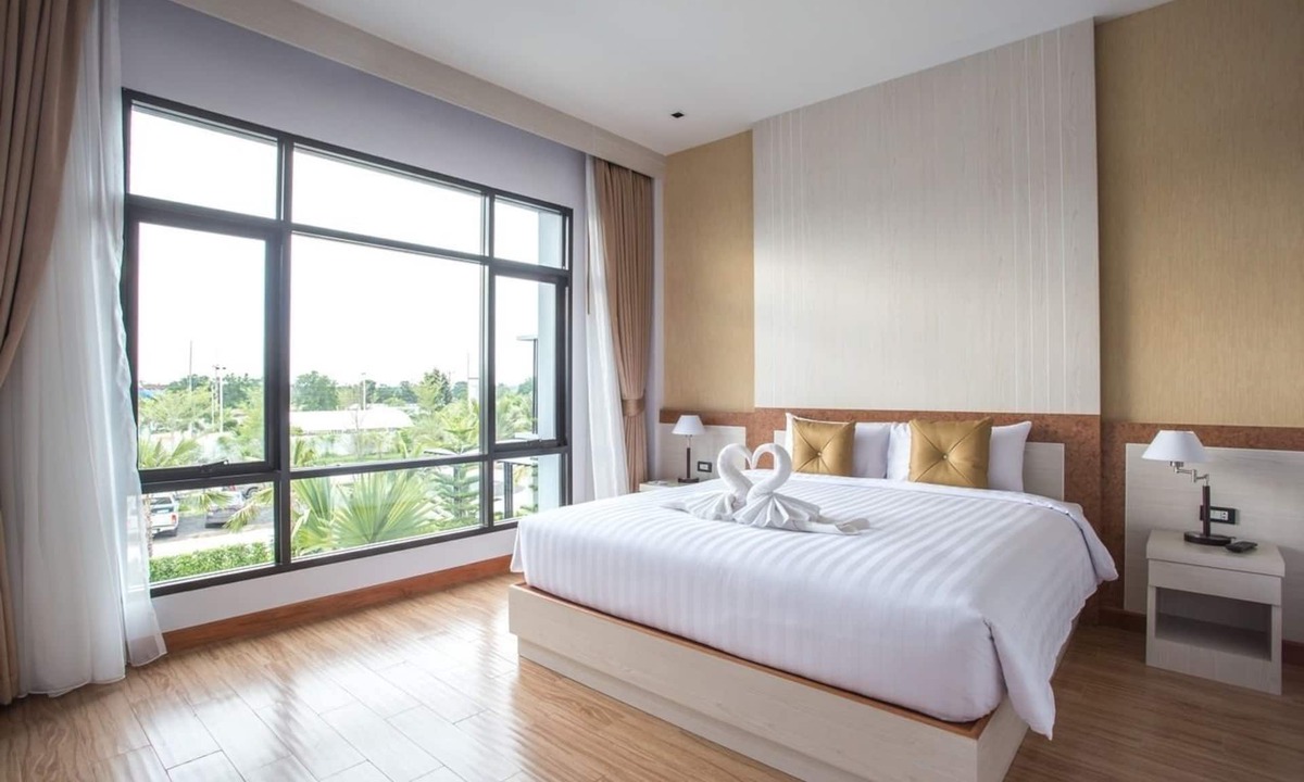 Prakhon Chai Hotel | Eireann Boutique Hotel