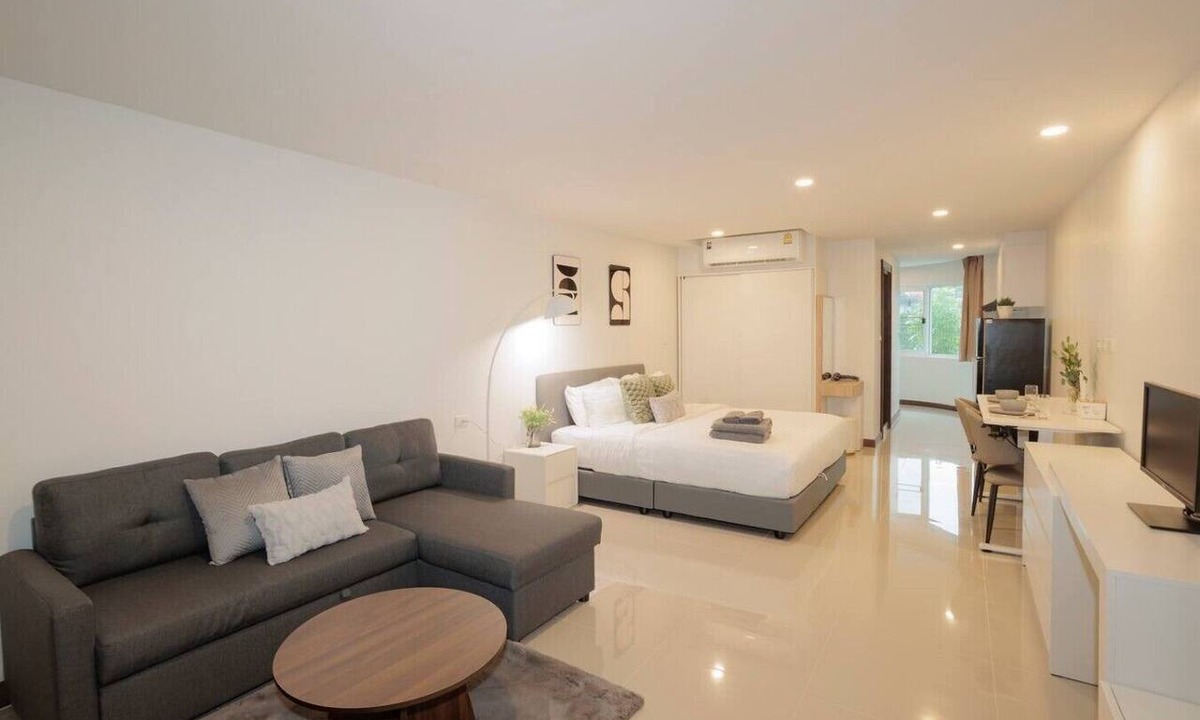 Huay Kaew Apartment | Elegant Modern White Suite