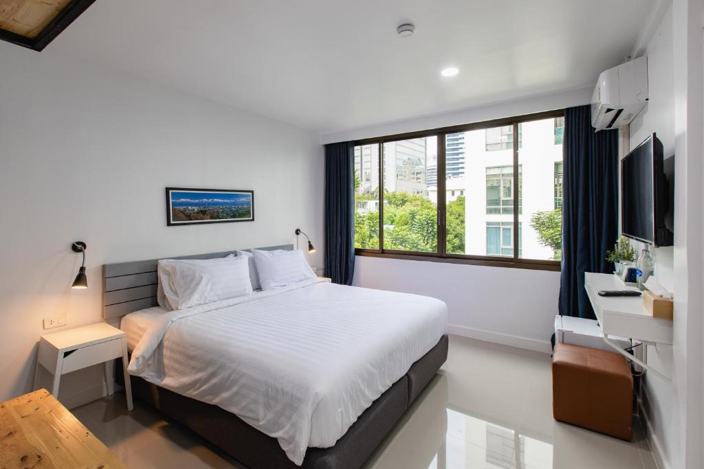 Silom Hotel | Every Surawong