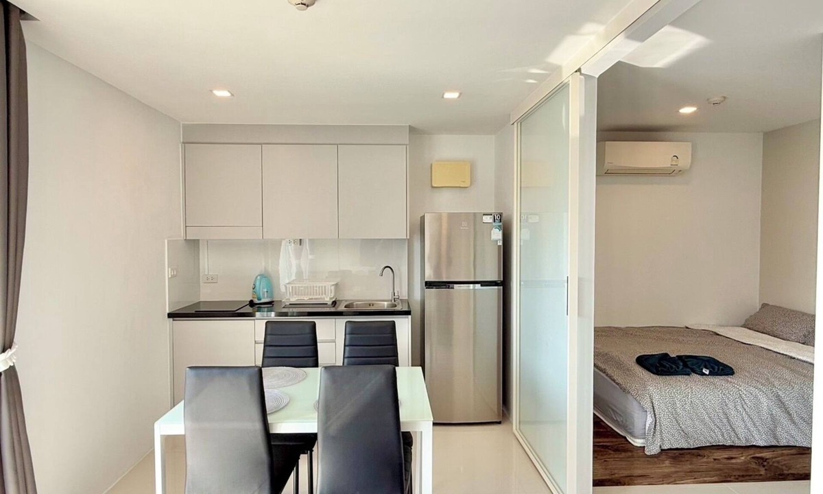 Kram Condo | Family 2 bdrm pool view, big balcony, AC, Wifi and Kitchen