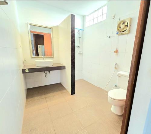 Ban Chang Apartment | Family room