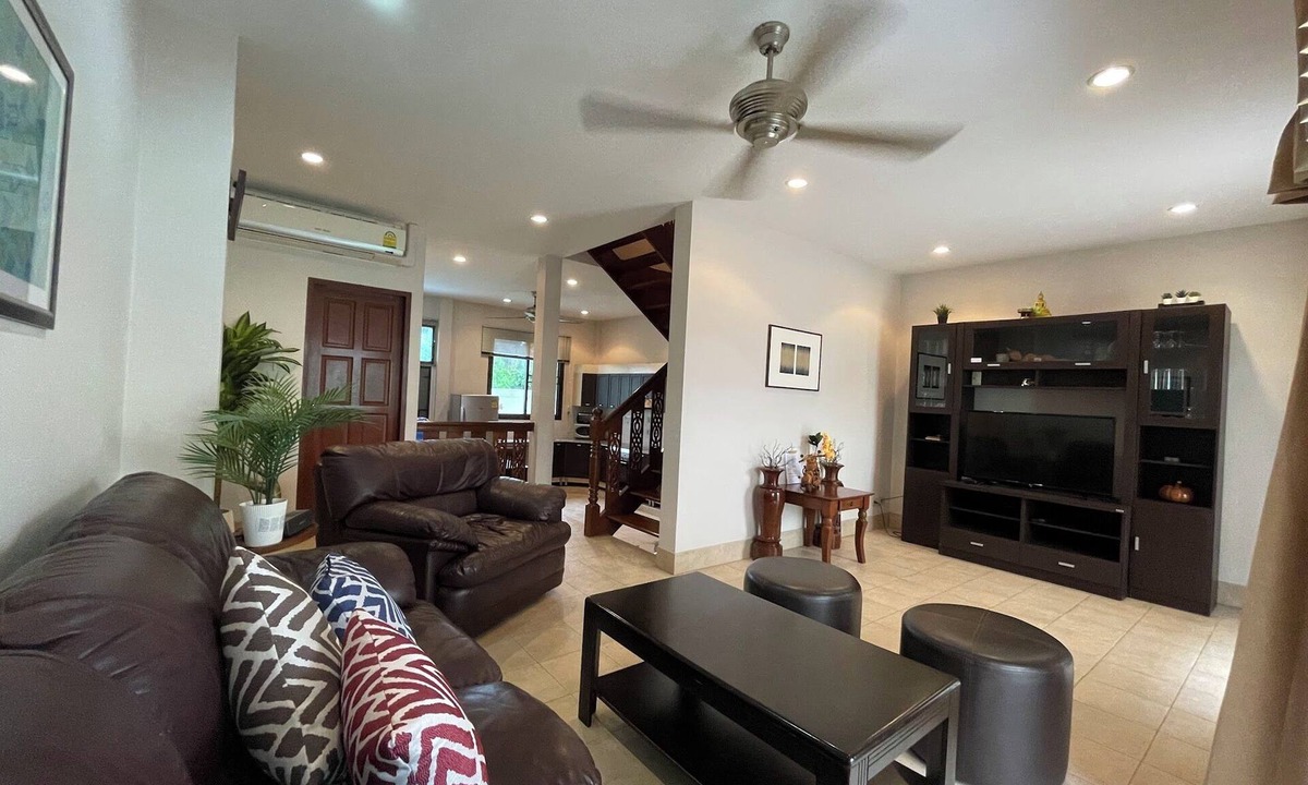 Cha-am House | Family-sized townhouse, a few minutes walk to Cha-am beach and restaurants.