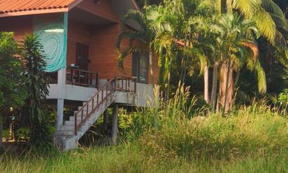 Thong Sala House | Fikret 300m to Beach | Quiet Forest | Fast WiFi