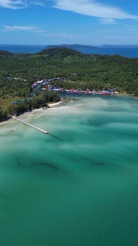 Koh Rong House | Firefly Beach Guesthouse & Bar Restaurant Koh rong