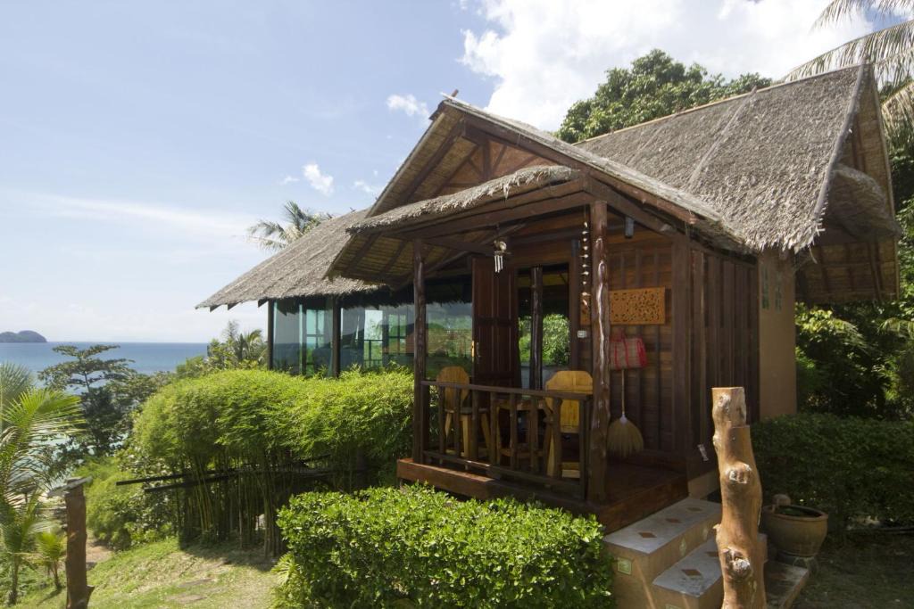 Haad Pleayleam House | Glass Cottage