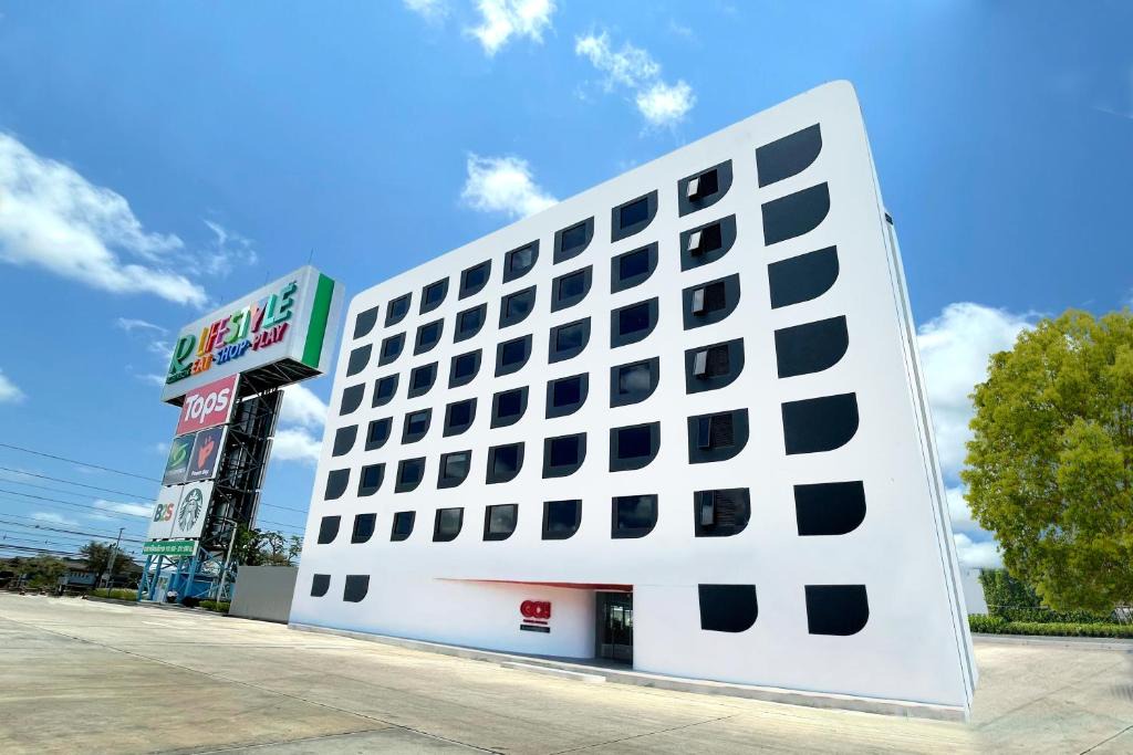 Ban Chang Hotel | GO Hotel Ban Chang at Robinson Lifestyle Ban Chang