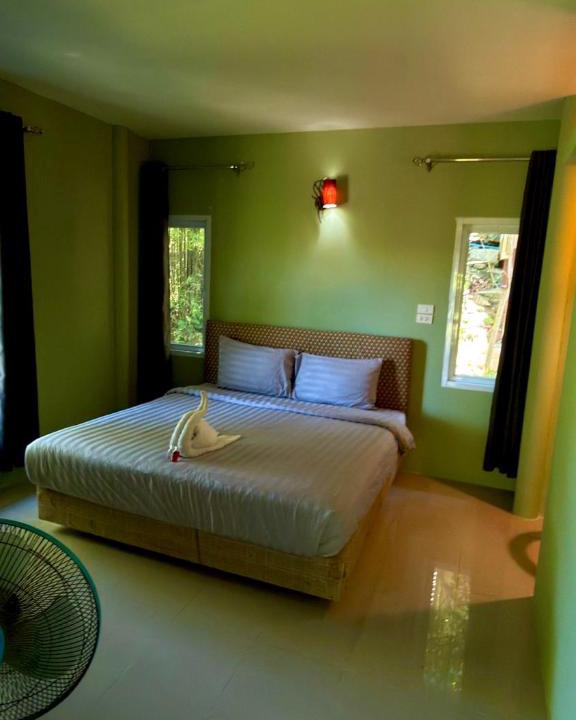 Chaloklum House | Green House on the Hill Chaloklum