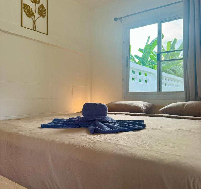 Maret House | Guest home blue