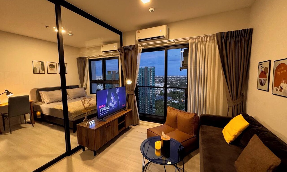 Phasi Charoen Condo | High-Floor Peace Near Metro, Easy City Access