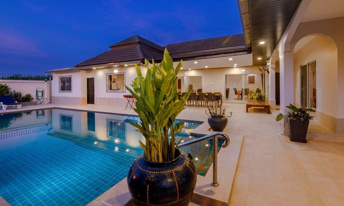 South Pattaya House | holiday home "Villa Bos" with 5 bedrooms