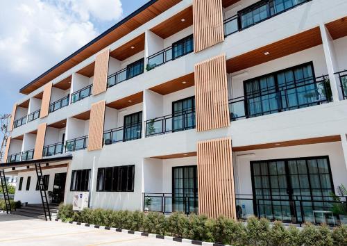 Warin Chamrap Apartment | Home Residence