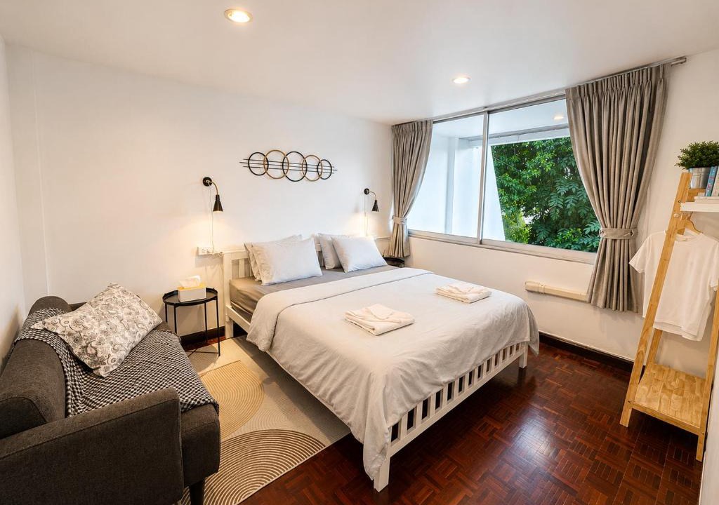 Bangkok Central Business District Hostel | Home16 Sukhumvit16