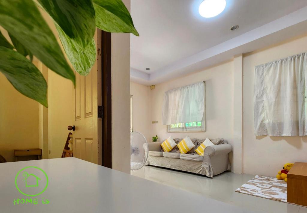 Sattahip House | HOMEis garden villa Sattahip